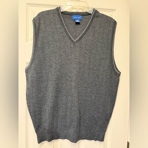 VTG 90”JCPenney‘s Towncraft Gray V-Neck Men's Sweater Vest